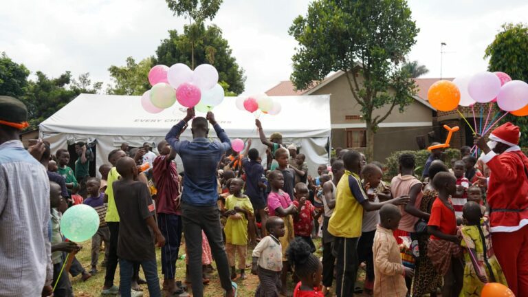 Weihnachtsfeier für Straßenkinder: Ein Fest der Hoffnung