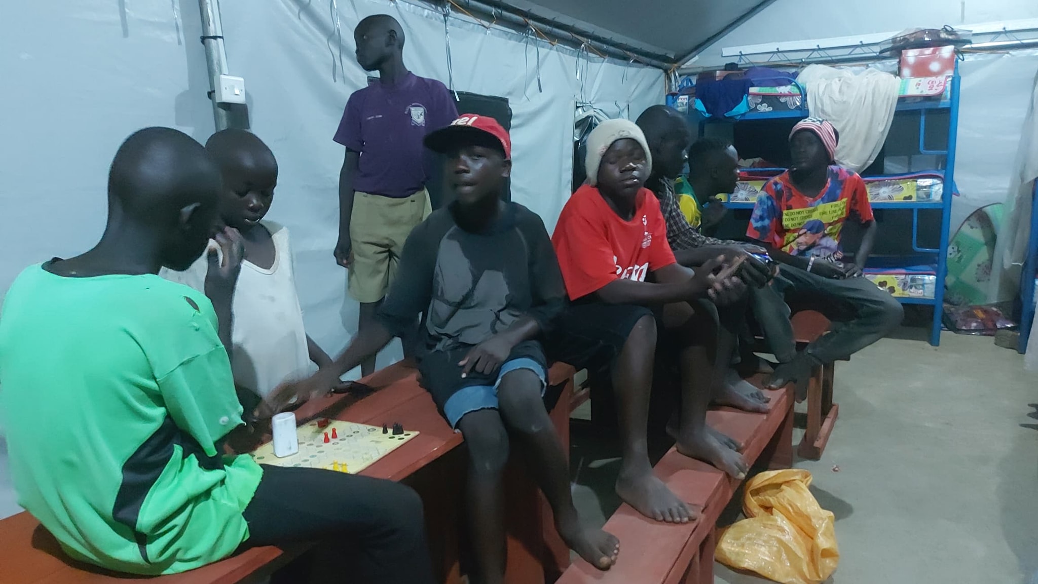 Die ersten Kinder im Strassenkinderhilfe-Zentrum in Iganga